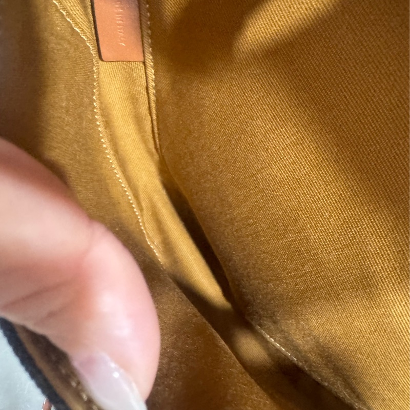 Celine 經典老花 三角包-11