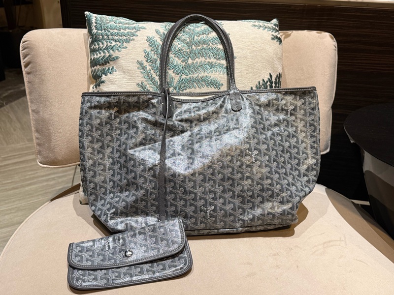 Goyard 灰色pm-0