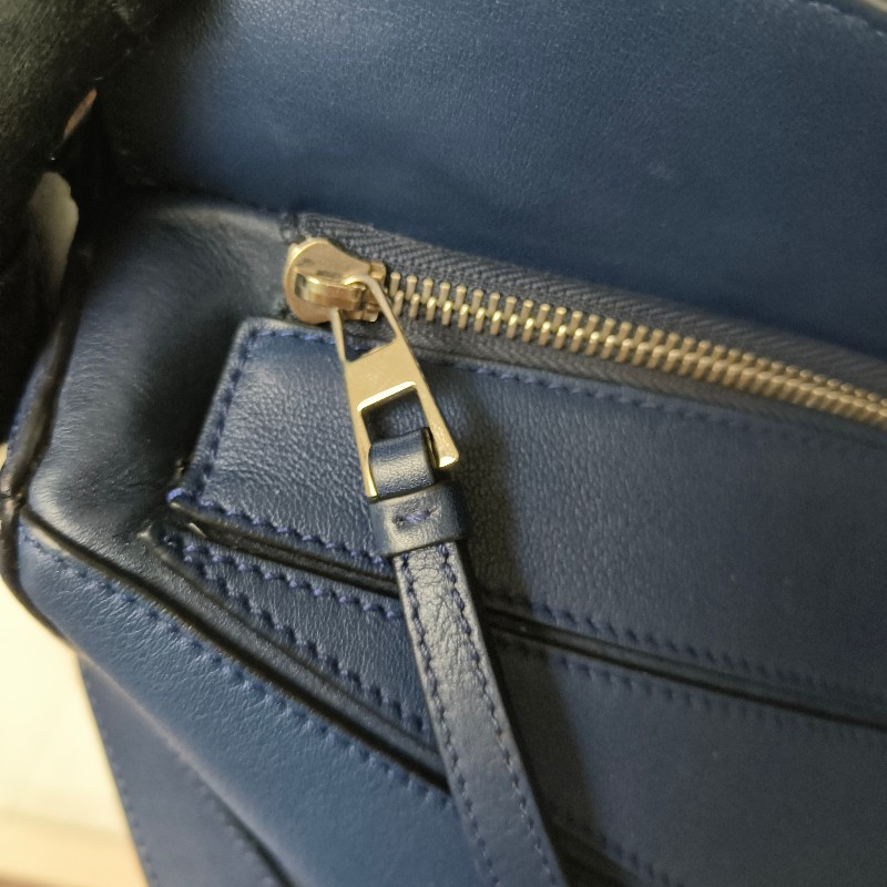 【8成新】㊣✨ LOEWE ✨羅威 （附防塵袋）Puzzle 拼圖 中號 藍紫色  小牛皮 肩背包 斜背包/二手包/二手精品🌳二手樹屋🌳-24