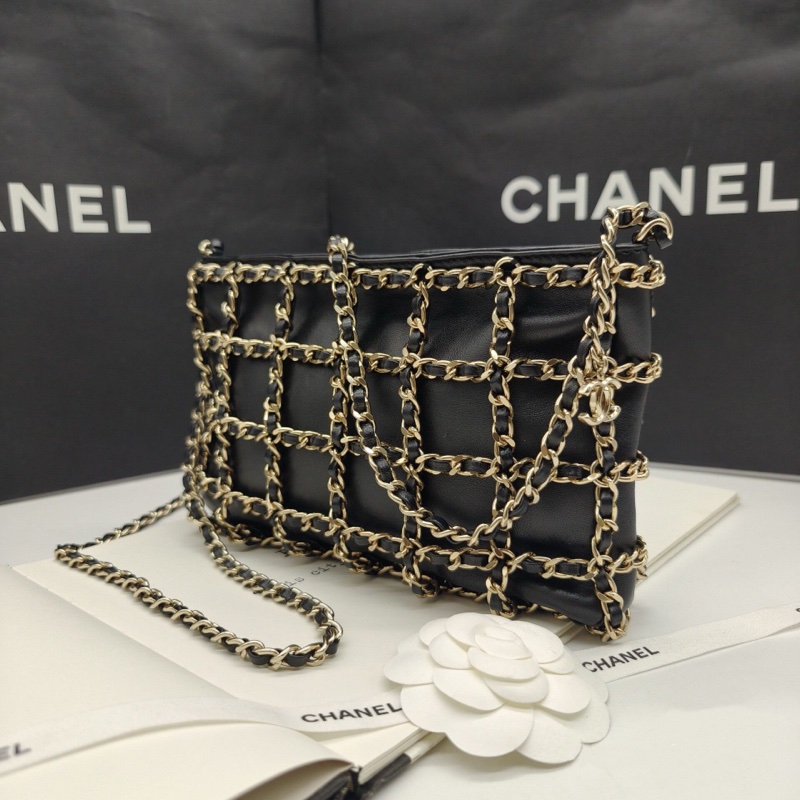 Chanel香奈兒 鳥籠系列橫版黑金 皮穿鏈網格鏈條包 ，黑金鍊條橫版單肩包。稀有限量秀款，可以斜挎-1