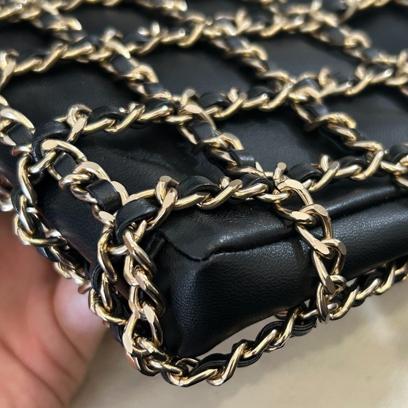 Chanel香奈兒 鳥籠系列橫版黑金 皮穿鏈網格鏈條包 ，黑金鍊條橫版單肩包。稀有限量秀款，可以斜挎-3