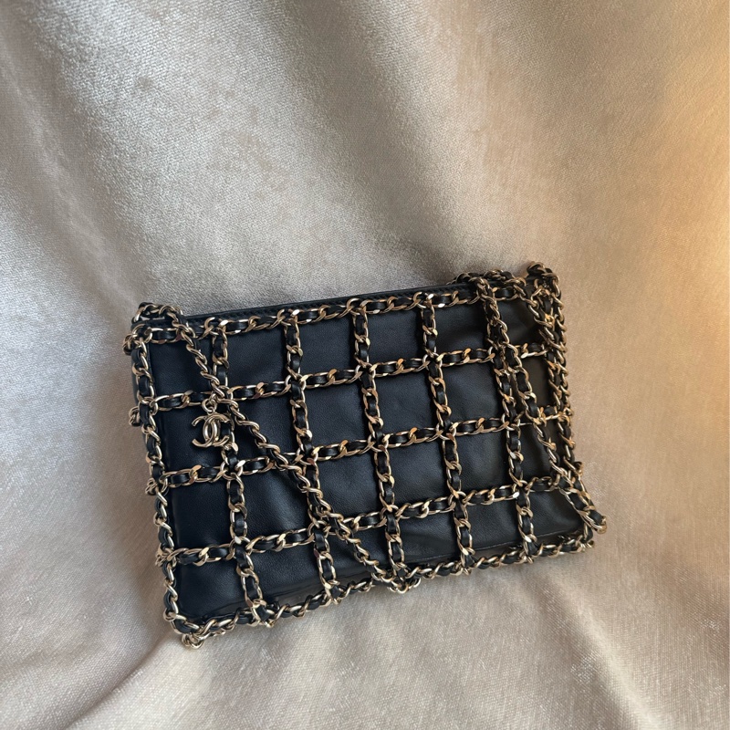 Chanel香奈兒 鳥籠系列橫版黑金 皮穿鏈網格鏈條包 ，黑金鍊條橫版單肩包。稀有限量秀款，可以斜挎-8