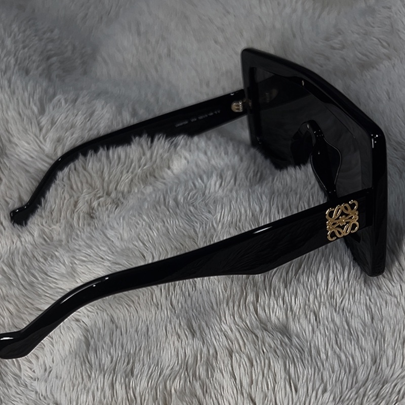 LOEWE 羅意威 Anagram 大框盾牌墨鏡 黑金款-2