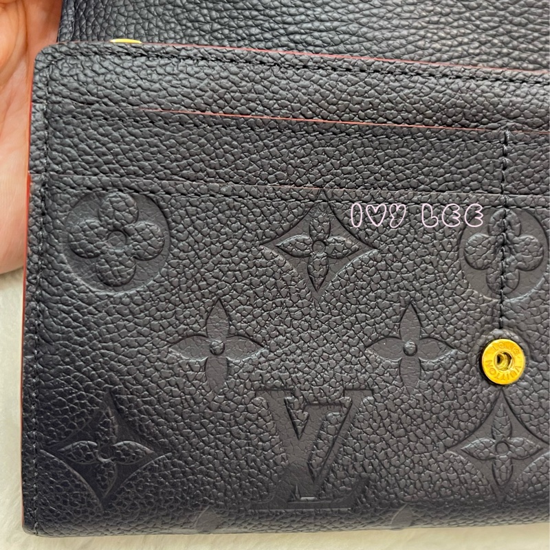 LOUIS VUITTON M62125 Sarah經典花紋牛皮壓紋扣式長夾(海軍藍) 正品 二手精品-25