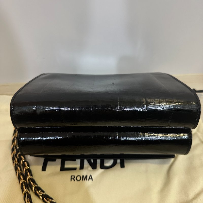 FENDI 鏈條斜背包｜黑色亮面皮革｜全新未使用｜附原廠防塵袋✨-3