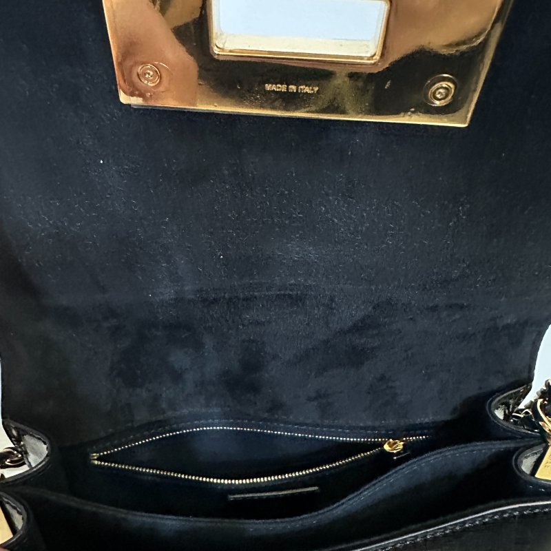 FENDI 鏈條斜背包｜黑色亮面皮革｜全新未使用｜附原廠防塵袋✨-5