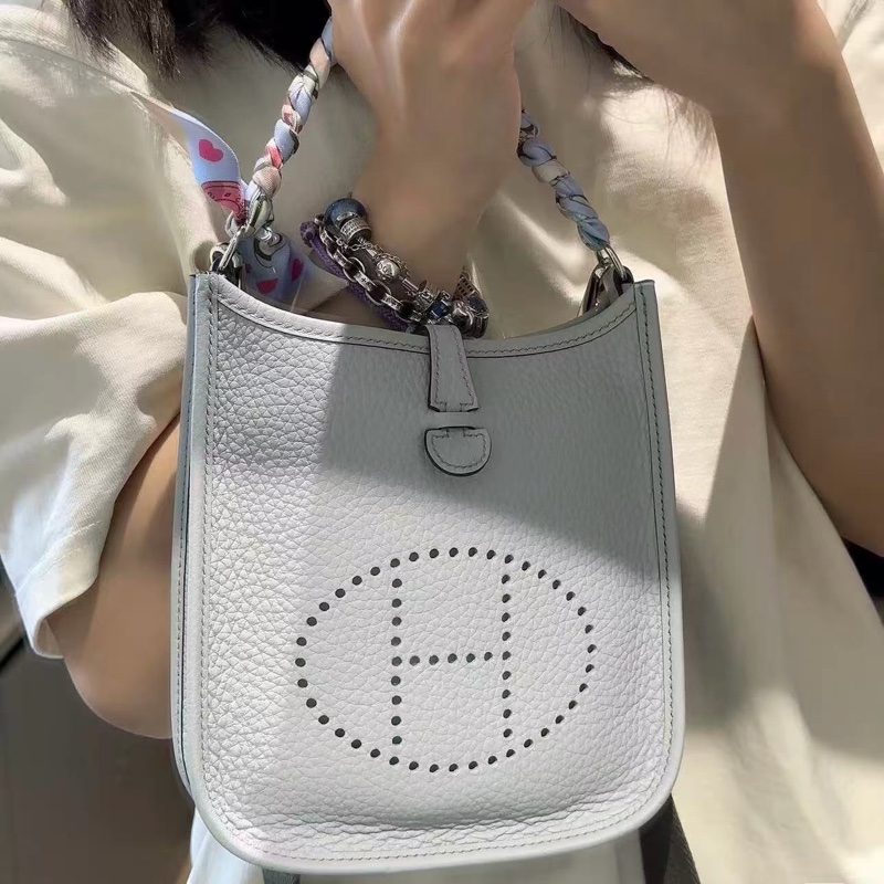 「JL精品代購」愛馬仕聖杯藍tc皮Evelyne迷你-2