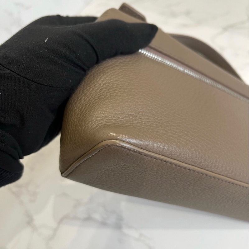 【97新 ✨ 全網最低價！】Loro Piana LP19飯盒包 大象灰羊皮 手提包 單肩包 斜挎包（下單前先詢問庫存❗️）-3