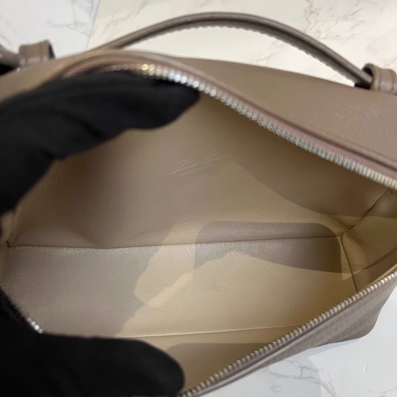 【97新 ✨ 全網最低價！】Loro Piana LP19飯盒包 大象灰羊皮 手提包 單肩包 斜挎包（下單前先詢問庫存❗️）-5