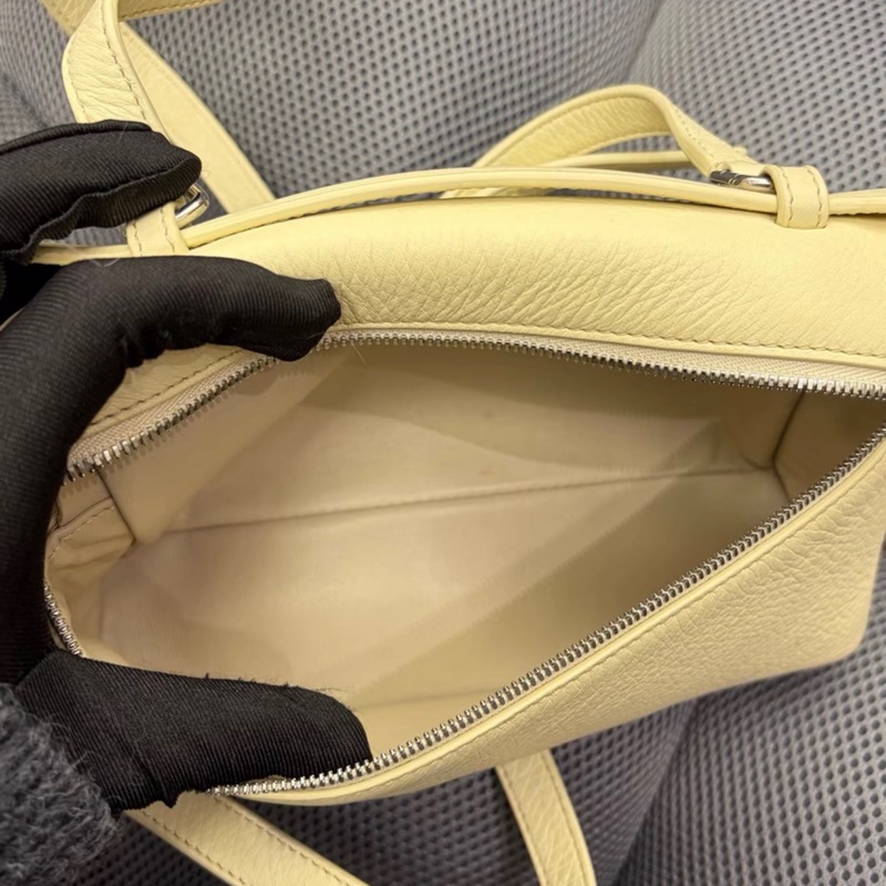 【97新 ✨ 全網最低價!】Loro Piana LP19飯盒包 淡黃色 手提包 單肩包 斜挎包(下單前先詢問庫存❗️)-7