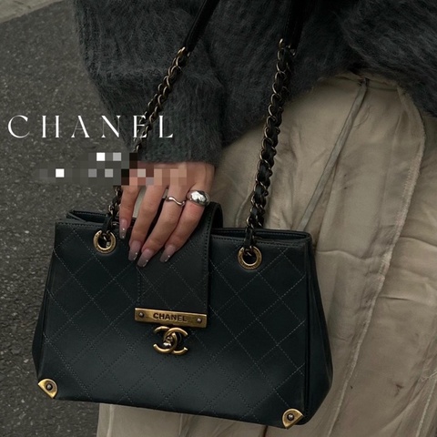 【97新 ✨ 全網最低價！】 中古 CHANEL香奈兒 深藍 金扣托特包 單肩腋下包（下單前先詢問庫存❗️）