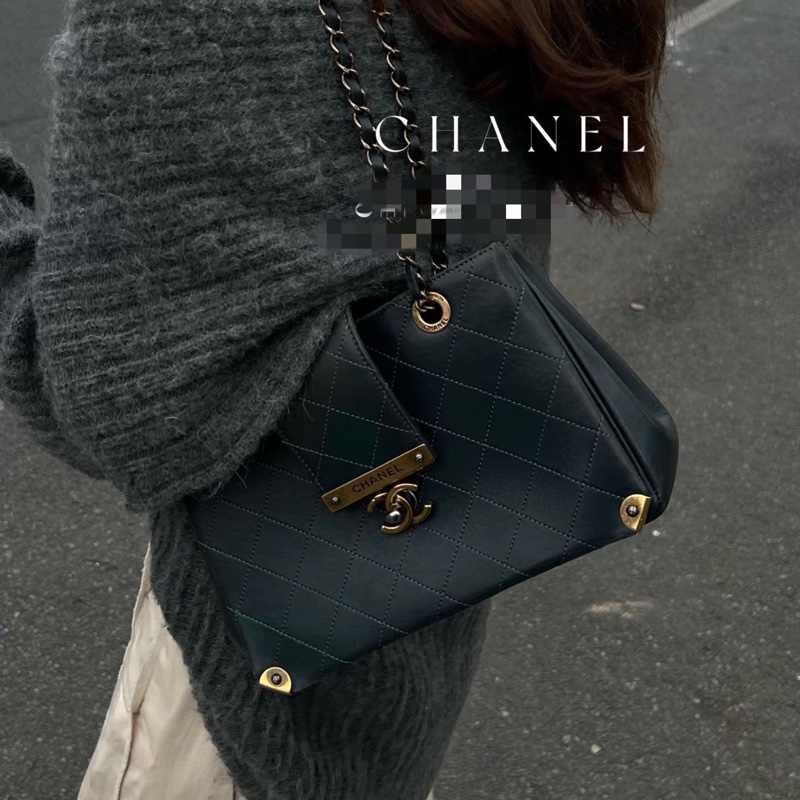 【97新 ✨ 全網最低價！】 中古 CHANEL香奈兒 深藍 金扣托特包 單肩腋下包（下單前先詢問庫存❗️）-1