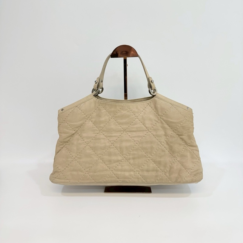 香奈兒CHANEL淺奶茶色鹿皮衍縫肩背/手提/斜背機場包 A67045-5