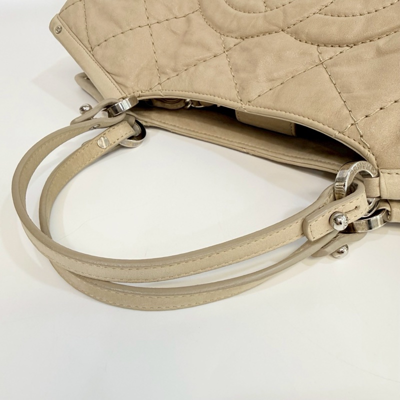 香奈兒CHANEL淺奶茶色鹿皮衍縫肩背/手提/斜背機場包 A67045-15