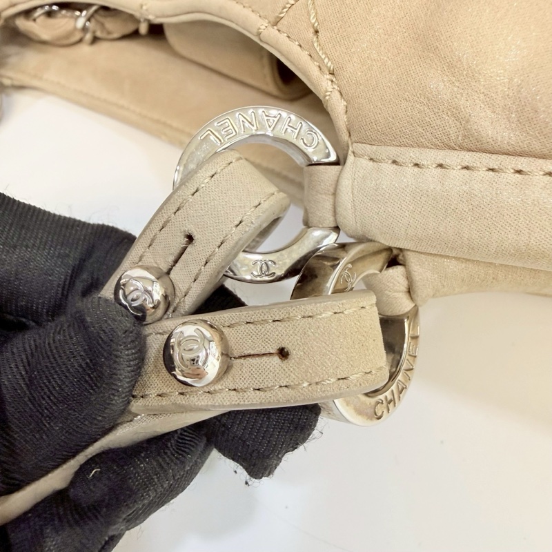 香奈兒CHANEL淺奶茶色鹿皮衍縫肩背/手提/斜背機場包 A67045-16