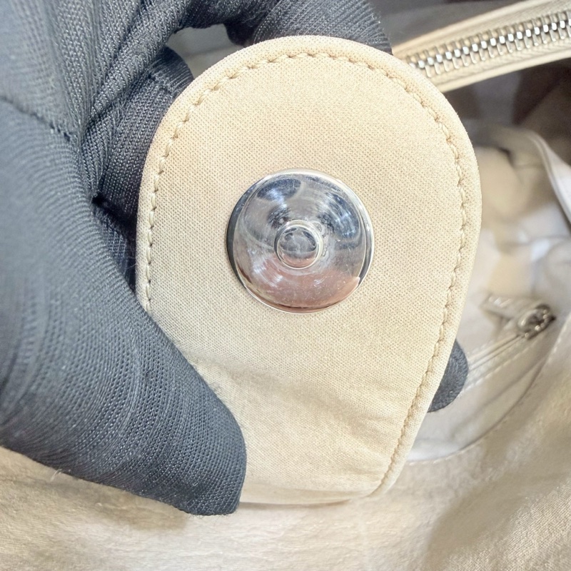 香奈兒CHANEL淺奶茶色鹿皮衍縫肩背/手提/斜背機場包 A67045-19