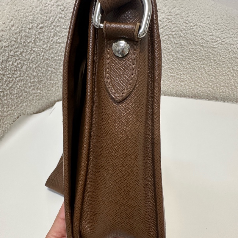 LV/路易威登 棕色單肩斜挎包 可調節肩帶 可單肩可斜挎 商務休閒都合適 尺寸:28×2-4