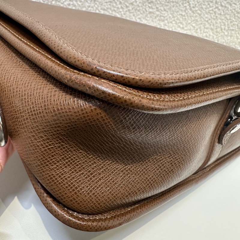 LV/路易威登 棕色單肩斜挎包 可調節肩帶 可單肩可斜挎 商務休閒都合適 尺寸:28×2-6