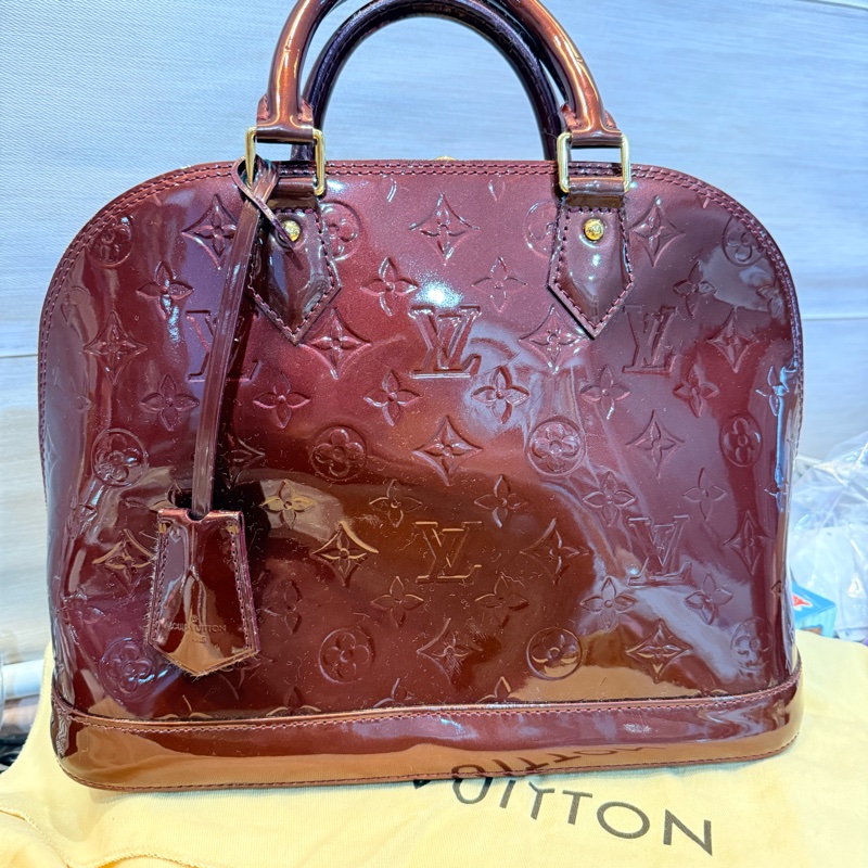 Louis Vuitton 酒紅色漆皮Alma-1