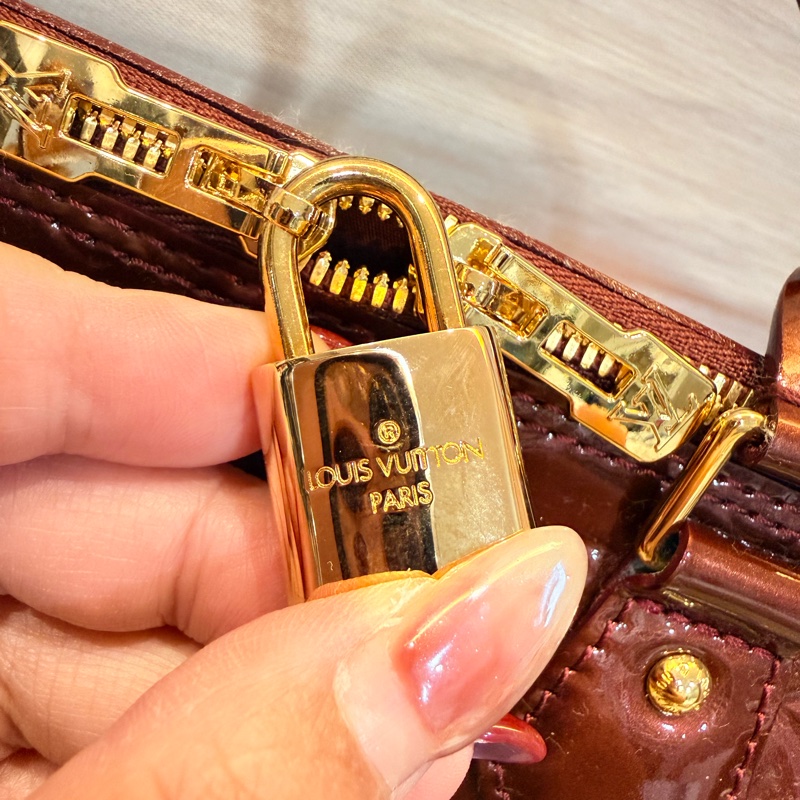 Louis Vuitton 酒紅色漆皮Alma-9