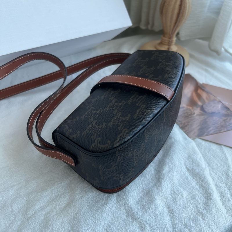 ෆ Celine Tabou Triomphe鎖頭包-10