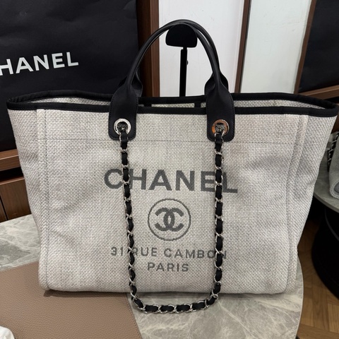Chanel香奈兒黑白熊貓色沙灘包38cm 手提單肩托特包  無附件