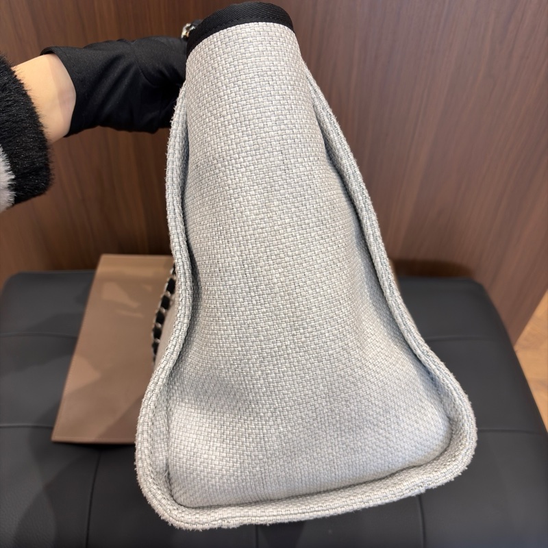 Chanel香奈兒黑白熊貓色沙灘包38cm 手提單肩托特包  無附件-6