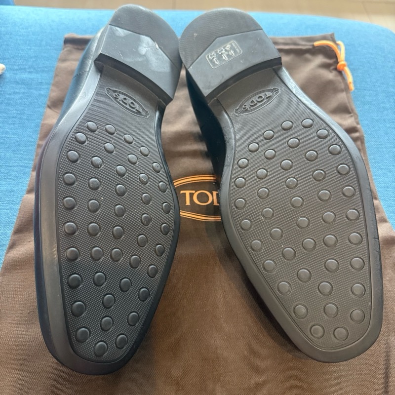 TOD’S經典T釦皮鞋-3