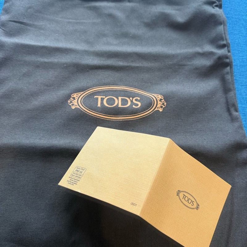 TOD’S經典T釦皮鞋-5