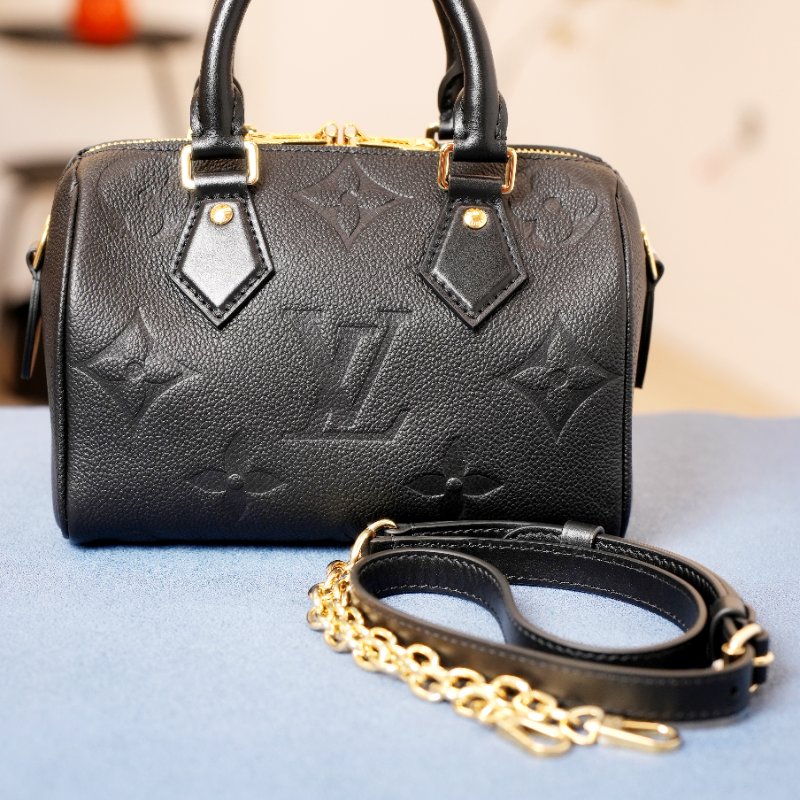 近全新 Louis Vuitton/路易威登 Speedy20 黑色壓紋牛皮斜挎包 芯片款-7