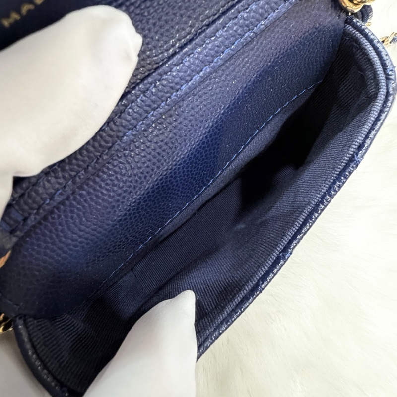 閒置新Chanel香奈兒 深藍色淡金扣荔枝牛皮鏈條斜挎包 mini小woc小卡包 附件：防塵袋 盒子。-8