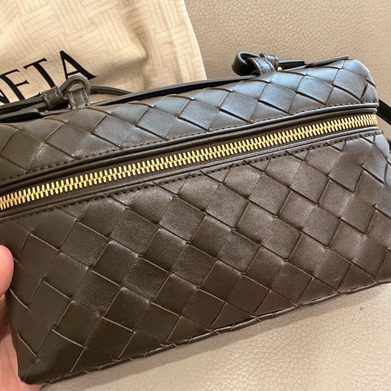 BV Bang Bang Vanity Case 卡其綠 化妝包 Loro piana平替-1