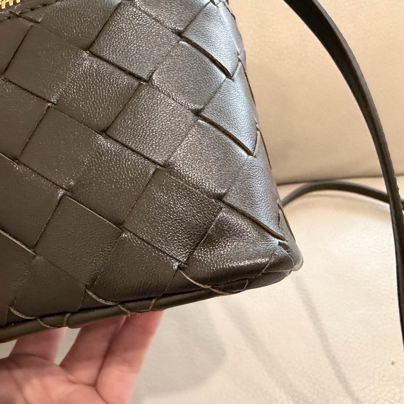 BV Bang Bang Vanity Case 卡其綠 化妝包 Loro piana平替-7