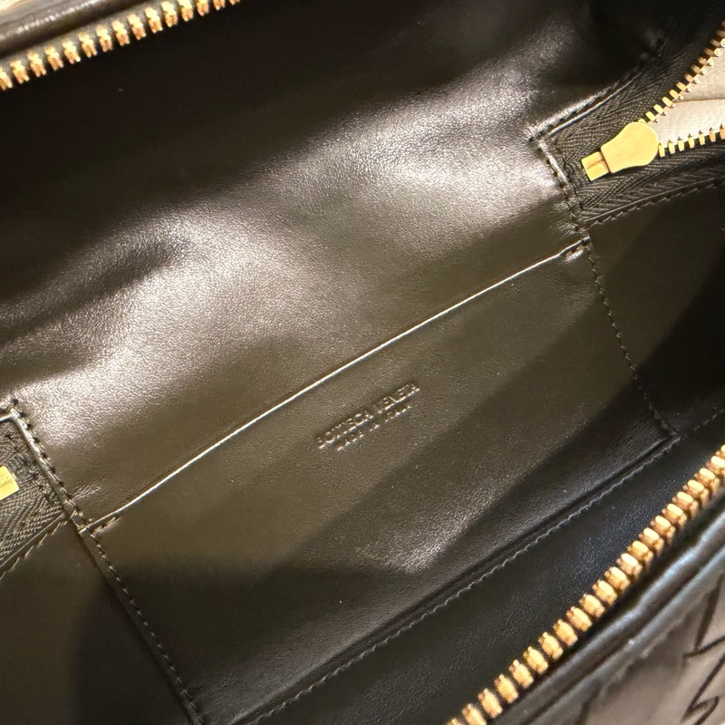 BV Bang Bang Vanity Case 卡其綠 化妝包 Loro piana平替-16