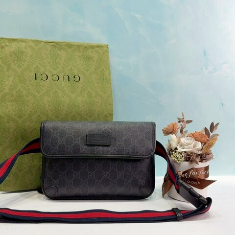 GUCCI Supreme黑花帆布胸腰包