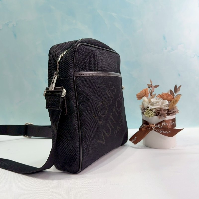 LV Citadin帆布斜背包-3