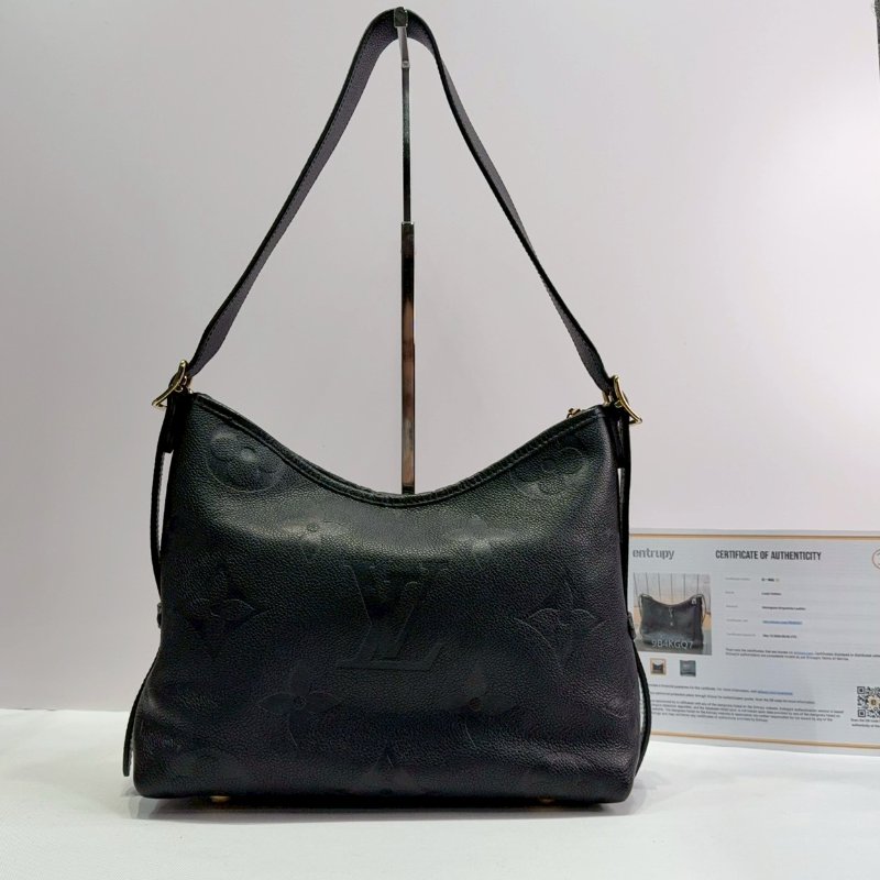 LV CarryAll PM皮革壓紋肩背包-1