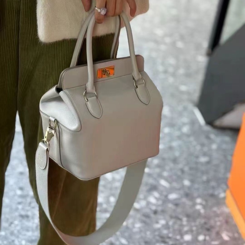 HERMES mini Toolbox 20 牛奶盒子包珍珠灰+銀扣 Evercolor小牛皮 99新配件肩帶、皮牌、鑰匙鎖-1