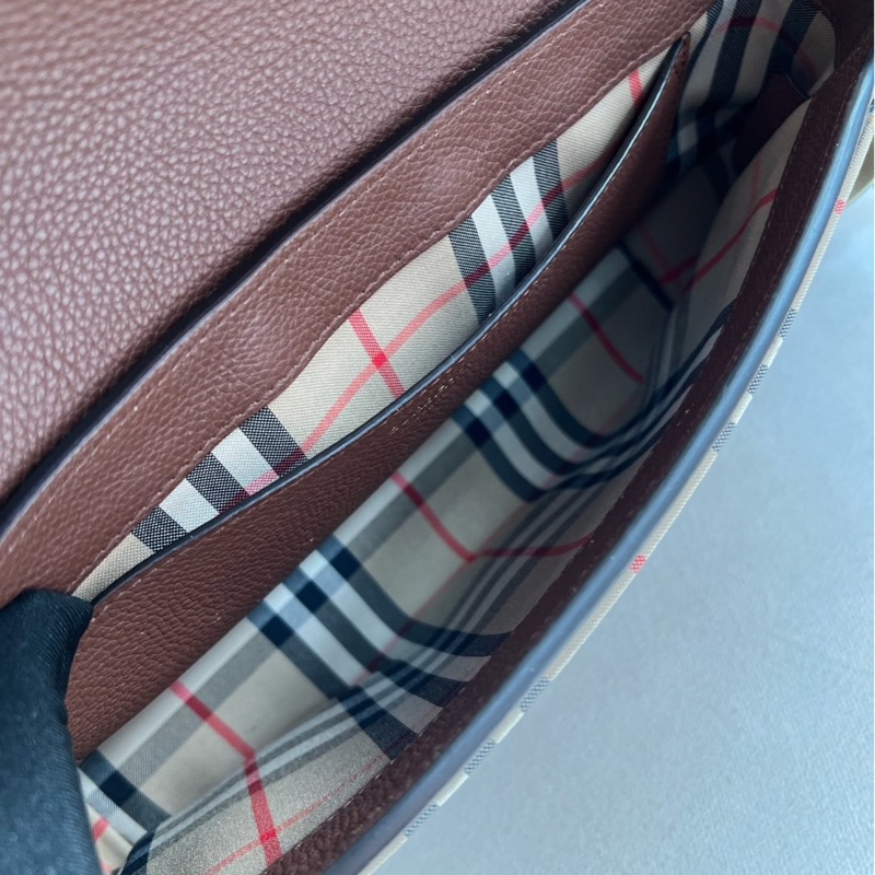Burberry 經典條紋斜背包 咖啡色牛皮郵差包 25*18 98新配件塵袋-3