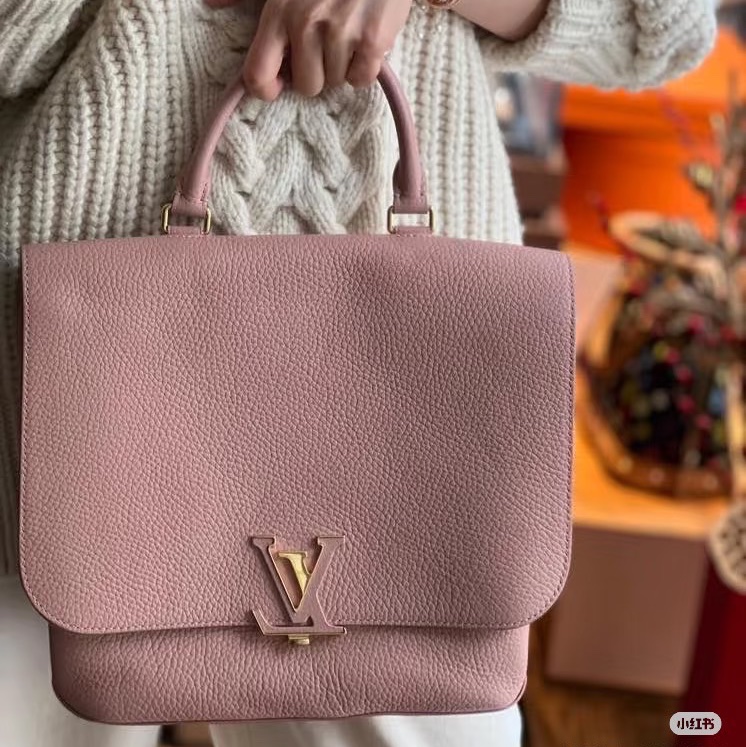 LV Volta粉色金扣手提肩背郵差包27*26*10.5 98新配件塵袋-0