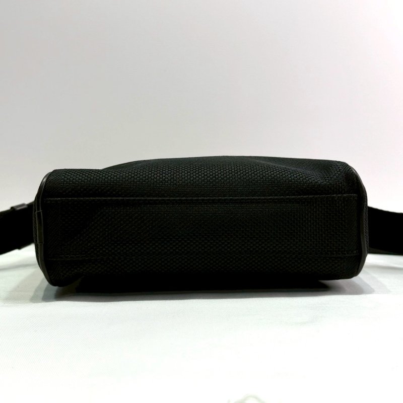 LV Citadin男士帆布斜背包-6