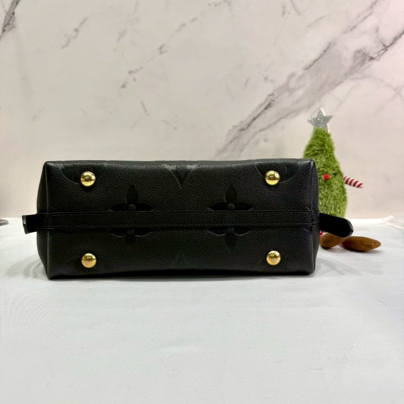 LV CarryAll PM皮革肩背包-7