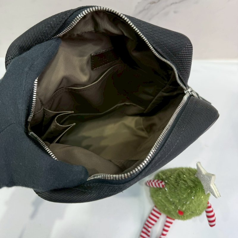 LV Citadin布面斜背包-4