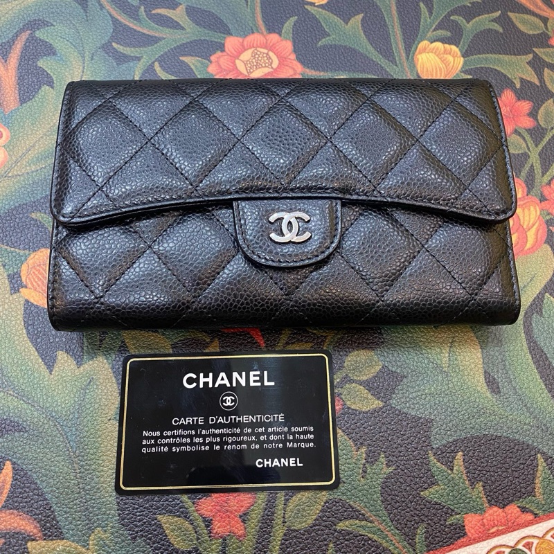 Chanel香奈兒 黑金CF三折錢包 荔枝紋牛皮銀 扣 鐳射21開有卡-0