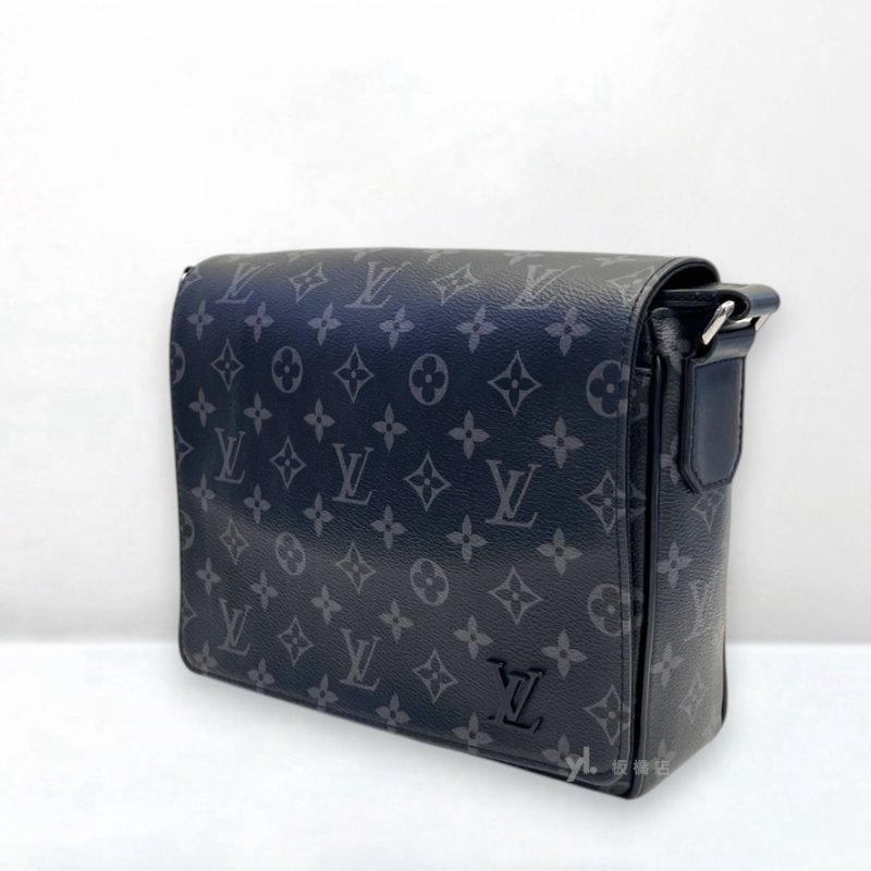 S5536-LV黑灰原花District PM下蓋斜背包 M46255-2