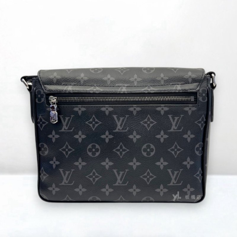 S5536-LV黑灰原花District PM下蓋斜背包 M46255-3