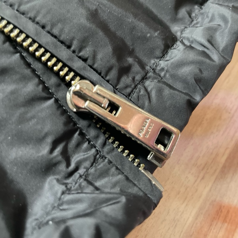 Prada 經典連帽尼龍防風外套(SGA466)-11