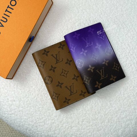 S5341-LV 原花拚紫漸層護照夾M28010