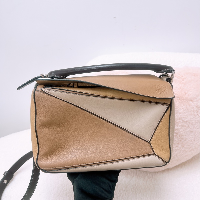 Loewe puzzle 棕色幾何包-1