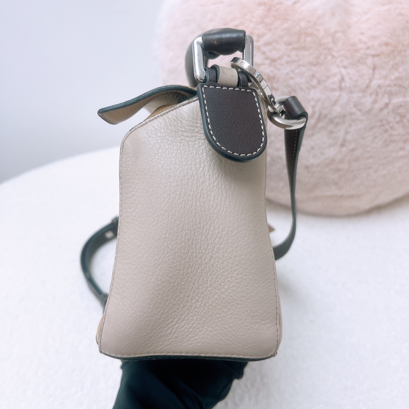 Loewe puzzle 棕色幾何包-5